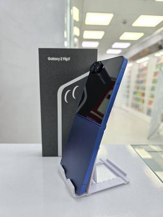 Samsung Galaxy Z Flip 7 256GB Blu Semi Nuovo