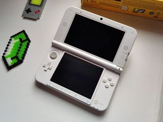 Nintendo 3DS XL edición Pikachu