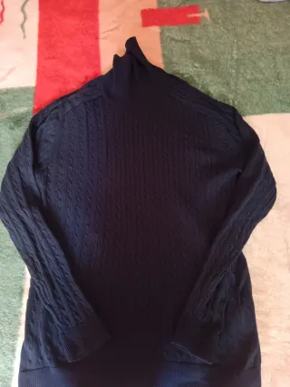 Jersey cuello cisne azul trenzado