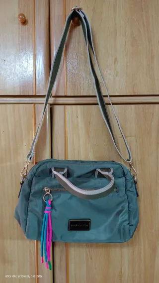 Bolso Bimba y Lola verde con detalles