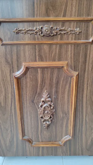 Máquina de coser Sigma verde y madera