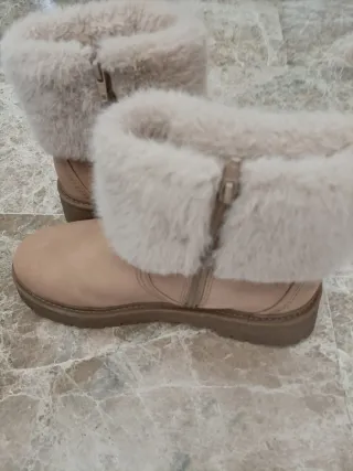 Botines Zara Beige con Borrego