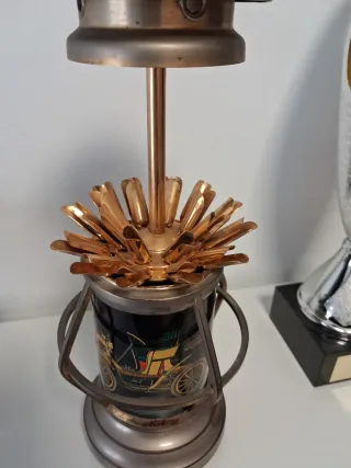 Antigua cigarrera musical con carro