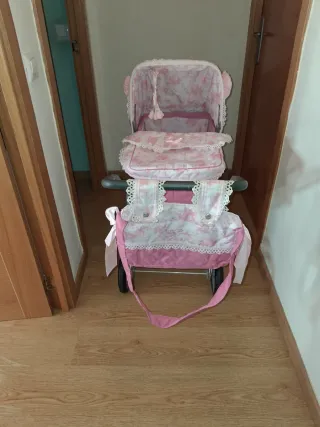 Cochecito de  Reborn rosa  Jerezde la Frontera