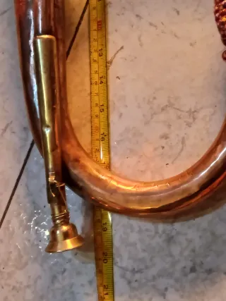 Antigua corneta decorativa