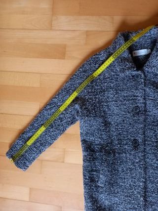 Abrigo gris.  Talla única