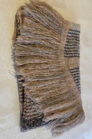 Poncho de lana con flecos