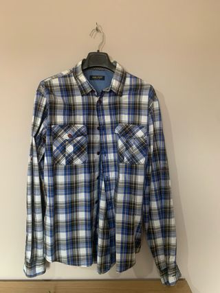 varias Camisas Talla L una 10€  dos 18€ tres 25€