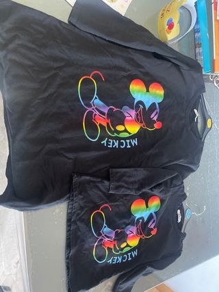 Set di vestiti per mamma e figlia con stampa di Topolino