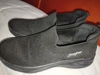 Zapatillas Jhayber Negras Cómodas