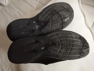 Zapatillas Jhayber Negras Cómodas