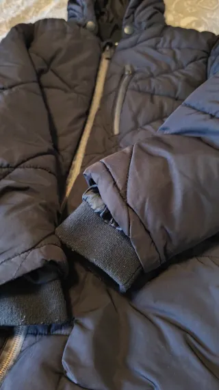 Abrigo Mayoral niño negro. Talla 9. 134cm