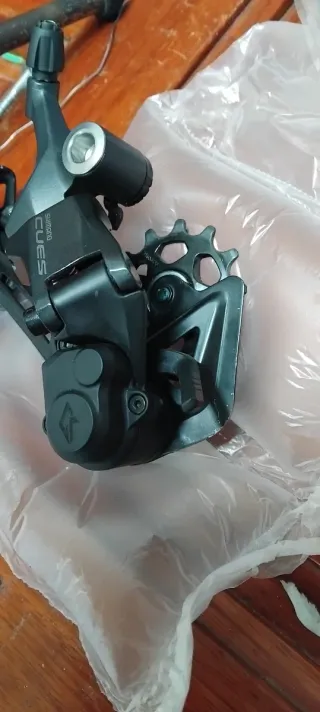 Grupo Shimano CUES U6000 10v