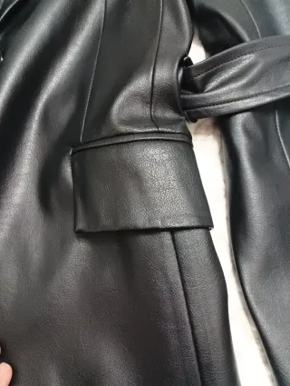 Abrigo polipiel negro El Corte Inglés