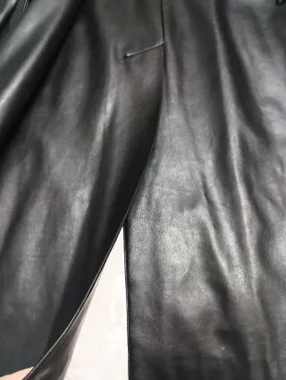 Abrigo polipiel negro El Corte Inglés