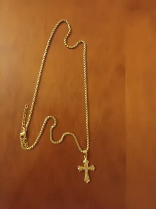 Colgante Cruz Bañada en Oro