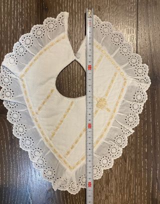 Cuello o babero bebé de encaje antiguo