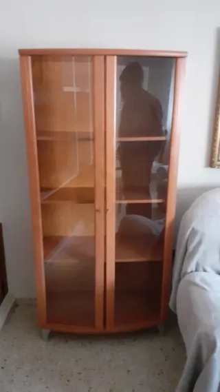 Mueble Vitrina Madera y Cristal
