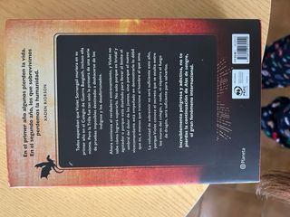 Alas de hierro (Empíreo 2)