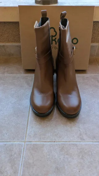 Yokono.Botines Leña piel