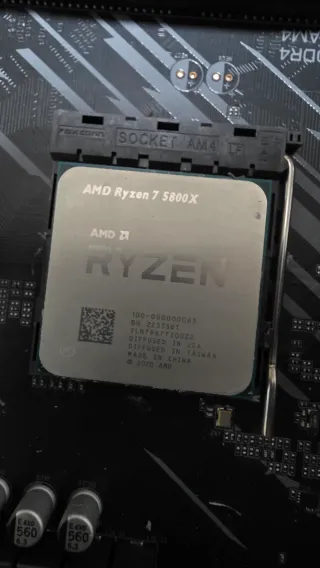 Placa Base Gigabyte AORUS Ryzen CPU RAM