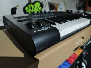 Controller MIDI M-Audio Axiom 25