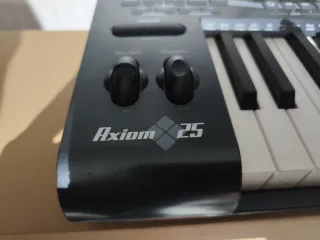 Controller MIDI M-Audio Axiom 25