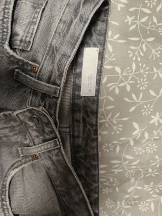 Pantalón vaquero gris Talla 32