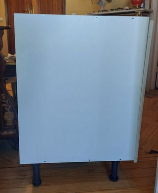 Armario bajo cocina blanco con balda y patas