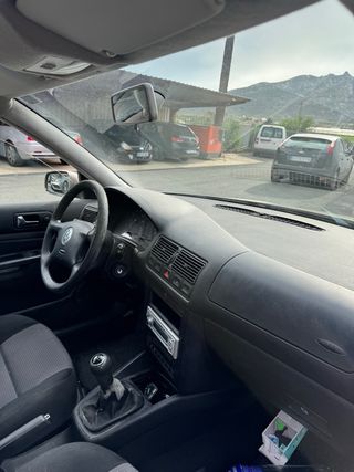 Volkswagen Golf 2003