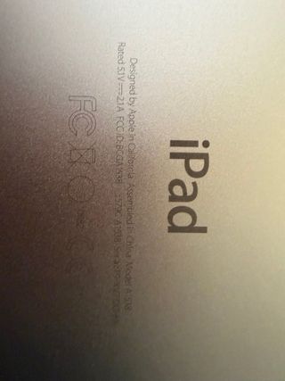 iPad Mini 4 128GB + AirPods