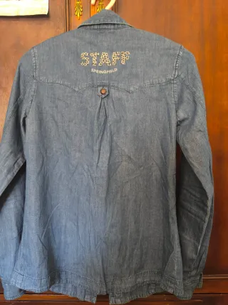 Par de camisas del antiguo Staff del Springfield.