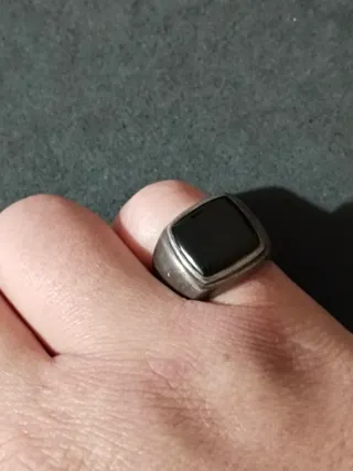 Anillo de Plata con Piedra Negra