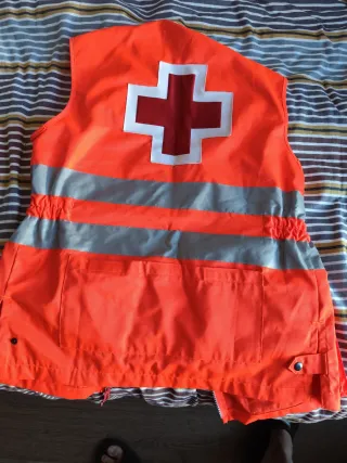 Chaqueta y polar Roja Cruz Roja