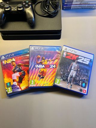 PS4 Nera con 2 Controller e 14 Giochi