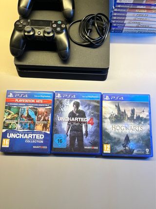 PS4 Nera con 2 Controller e 14 Giochi