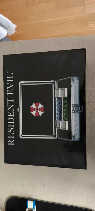 Resident Evil Prop Replica 9264