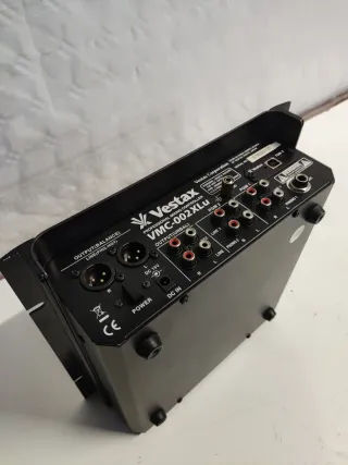 Mesa de mezclas Vestax VMC-002XLu