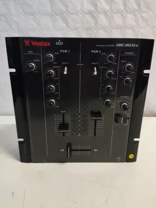 Mesa de mezclas Vestax VMC-002XLu