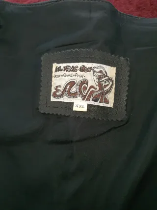 Chaleco de cuero negro