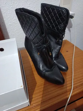 Botines Guess Negros Piel Acolchados