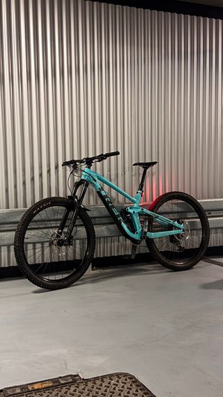 Trek Slash 8 2023 Talla L