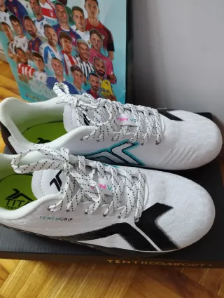 Botas de fútbol con tacos de Tezenis NUEVAS
