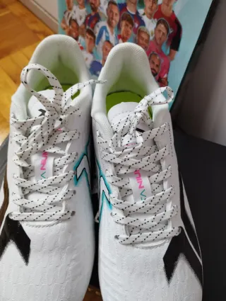 Botas de fútbol con tacos de Tezenis NUEVAS