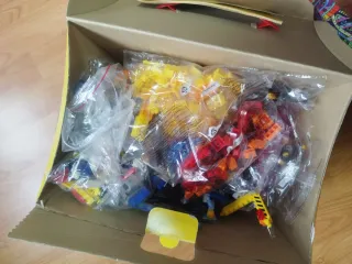 Caja de piezas LEGO Classic + lego city+