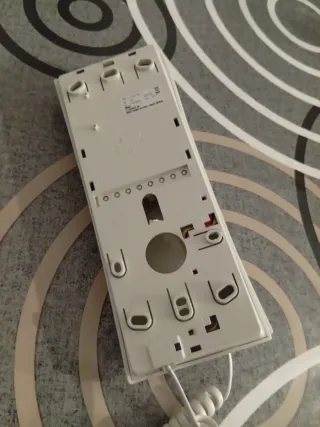 Telefonillo analógico blanco