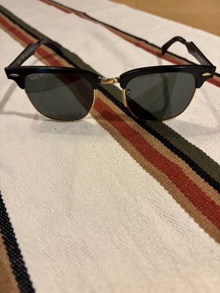 Gafas de Sol Ray-Ban Clubmaster Negras y Doradas