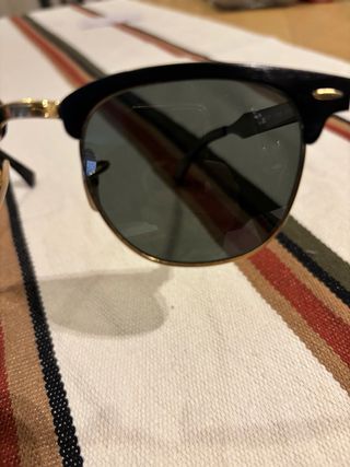 Gafas de Sol Ray-Ban Clubmaster Negras y Doradas