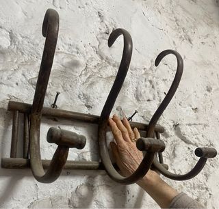 Perchero antiguo de madera