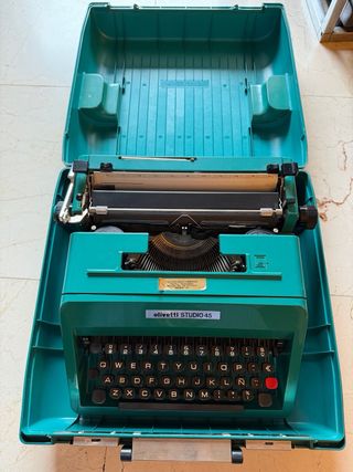 Máquina de escribir Olivetti Studio 45